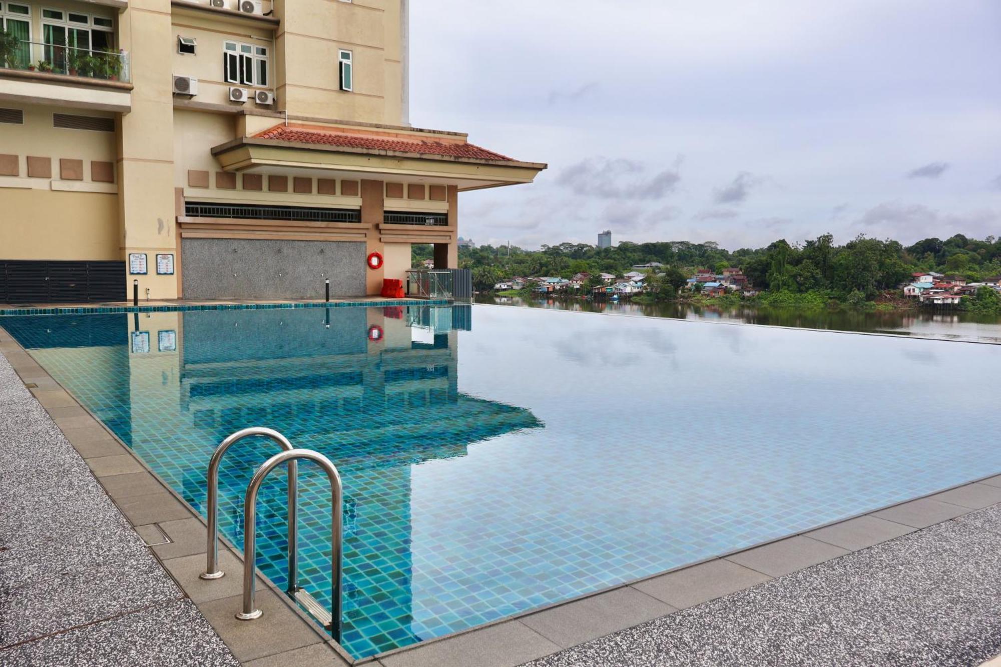 Kuching City Centre Smart Home Luxury Resort Condo Екстер'єр фото