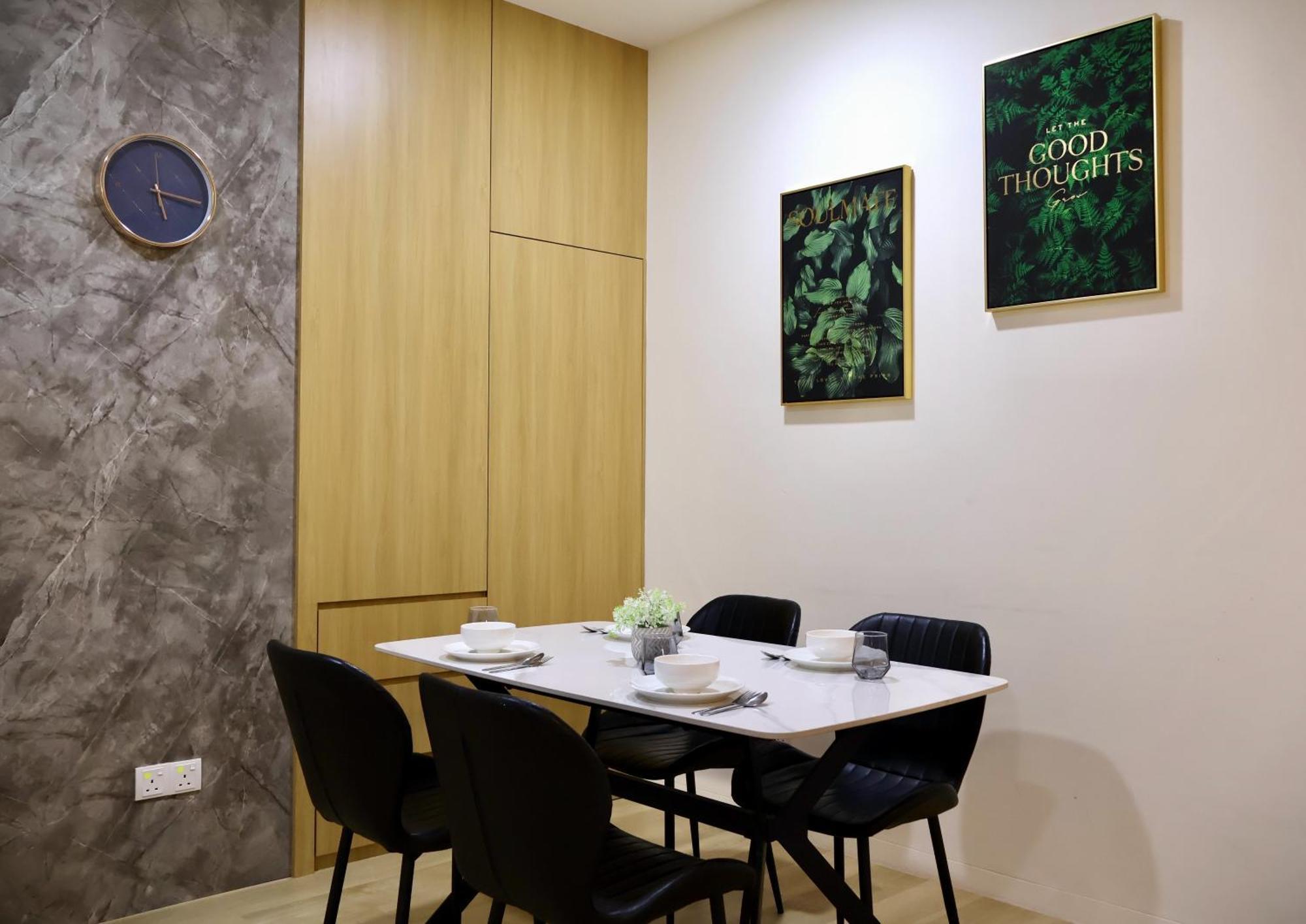 Kuching City Centre Smart Home Luxury Resort Condo Екстер'єр фото
